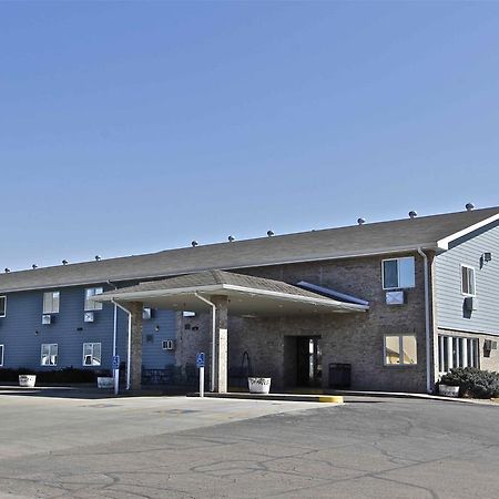 Governors Inn A Travelodge By Wyndham Pierre Exterior foto